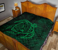 Hawaii Turtle Kanaka Map Hibiscus Poly Premium Quilt - Green - Polynesian Pride
