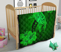 Hawaii Whale Swim Poly Green Premium Quilt - Polynesian Pride