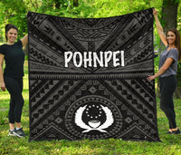 Pohnpei Premium Quilt - Pohnpei Seal With Polynesian Tattoo Style ( Black) - Polynesian Pride