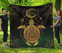 Turtle Hibiscus Golden Galaxy Premium Quilt Green - Polynesian Pride