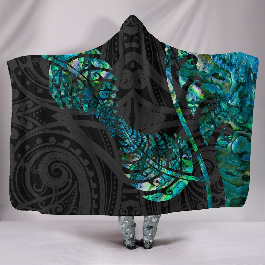 Aotearoa Maori Hooded Blanket Silver Fern Koru Vibes Hooded Blanket Green - Polynesian Pride