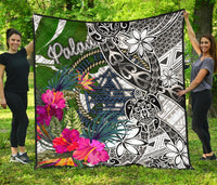 Palau Premium Quilt White - Turtle Plumeria Banana Leaf Crest - Polynesian Pride