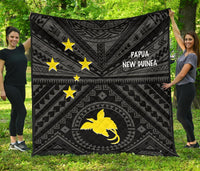 Papua New Guinea Premium Quilt - Flag With Polynesian Patterns (Black) - Polynesian Pride