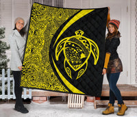 Hawaii Turtle Map Polynesian Premium Quilt - Yellow - Circle Style - Polynesian Pride