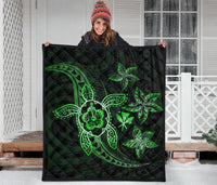 Kanaka Map Hibiscus Plumeria Turtle Art Green Polynesian Premium Quilt - Polynesian Pride