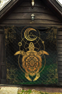 Turtle Hibiscus Golden Galaxy Premium Quilt - Polynesian Pride