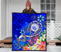 Hawaii Polynesian Premium Quilt - Hawaii Seal With Turtle Plumeria (Blue) - Polynesian Pride
