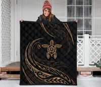 Hawaii Turtle Hibicus Premium Quilt - Frida Style - Gold - Polynesian Pride