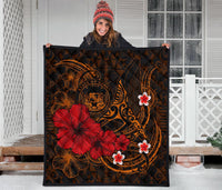 Polynesian Hawaii Premium Quilt - Humpback Whale with Hibiscus (Golden) - Polynesian Pride