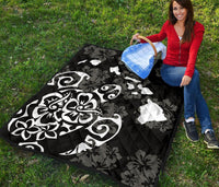 Turtle Hibiscus Map White Premium Quilt - Polynesian Pride