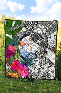 Marshall Islands Premium Quilt White - Turtle Plumeria Banana Leaf Crest - Polynesian Pride
