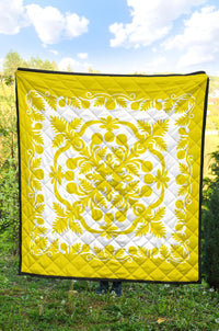 Hawaiian Premium Quilt Royal Pattern - Yellow And White - Polynesian Pride
