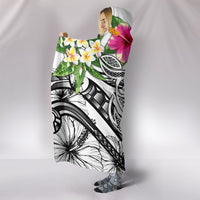 Kosrae Polynesian Hooded Blanket - Summer Plumeria (White) - Polynesian Pride