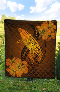 Hawaii Whale Swim Poly Premium Quilt - Polynesian Pride