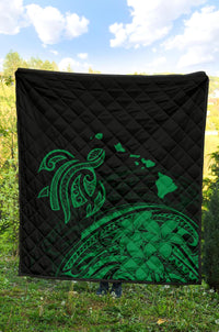 Hawaii Map Plumeria Polynesian Green Premium Quilt - Polynesian Pride