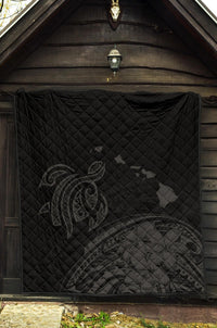 Hawaii Map Plumeria Polynesian Gray Premium Quilt - Polynesian Pride