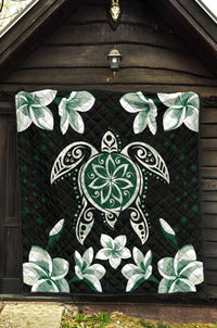 Hawaiian Greenie Turtle Plumeria Quilt - Polynesian Pride
