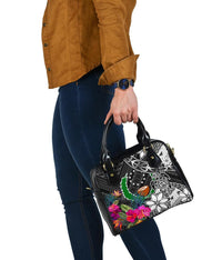 Pohnpei Shoulder Handbag - Turtle Plumeria Banana Leaf - Polynesian Pride