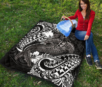 Papua New Guinea Premium Quilt - White Shark Polynesian Tattoo - Polynesian Pride