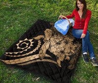 Hawaii Turtle Hibiscus Polynesian Vintage Premium Quilt - Gold - Polynesian Pride
