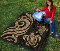 Chuuk Micronesian Premium Quilt - Gold Tentacle Turtle - Polynesian Pride