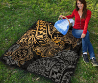 Guam Polynesian Premium Quilt - Gold Turtle Flowing - Polynesian Pride