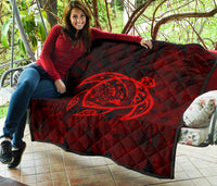 Hawaii Turtle Kanaka Map Hibiscus Poly Premium Quilt - Red - Polynesian Pride