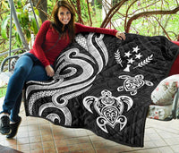 Kosrae Premium Quilt - White Tentacle Turtle - Polynesian Pride