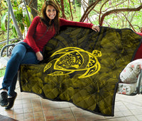 Hawaii Turtle Kanaka Map Hibiscus Poly Premium Quilt - Yellow - Polynesian Pride
