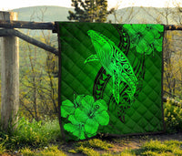 Hawaii Whale Swim Poly Green Premium Quilt - Polynesian Pride