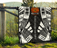Papua New Guinea Premium Quilt - Papua New Guinea Coat Of Arsms Polynesian White Tattoo - Polynesian Pride