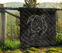 Hawaii Turtle Kanaka Map Hibiscus Poly Premium Quilt - Gray - Polynesian Pride