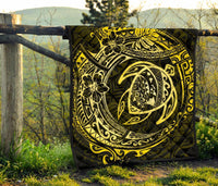 Hawaiian Turtle Polynesian Yellow Premium Quilt - Polynesian Pride