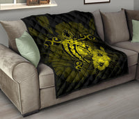 Hawaii Hibiscus Premium Quilt - Harold Turtle - Yellow - Polynesian Pride