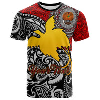 Papua New Guinea T shirt Custom Emblem Of Papua New Guinea With Polynesian Patterns T shirt - Polynesian Pride