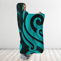 Niue Hooded Blanket - Turquoise Tentacle Turtle - Polynesian Pride