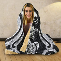 Papua New Guinea Hooded Blanket - White Tentacle Turtle - Polynesian Pride
