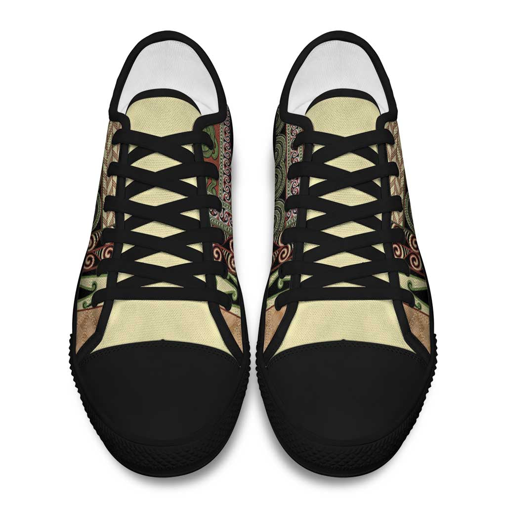 Beige Aotearoa Kowhaiwhai Pattern Low Top Shoes NZ Maori Quilt Style - Polynesian Pride