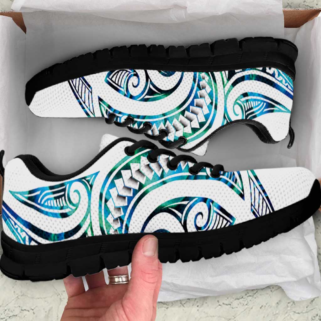 Cyan White New Zealand Puhoro Ta Moko Sneakers LT14 White - Polynesian Pride