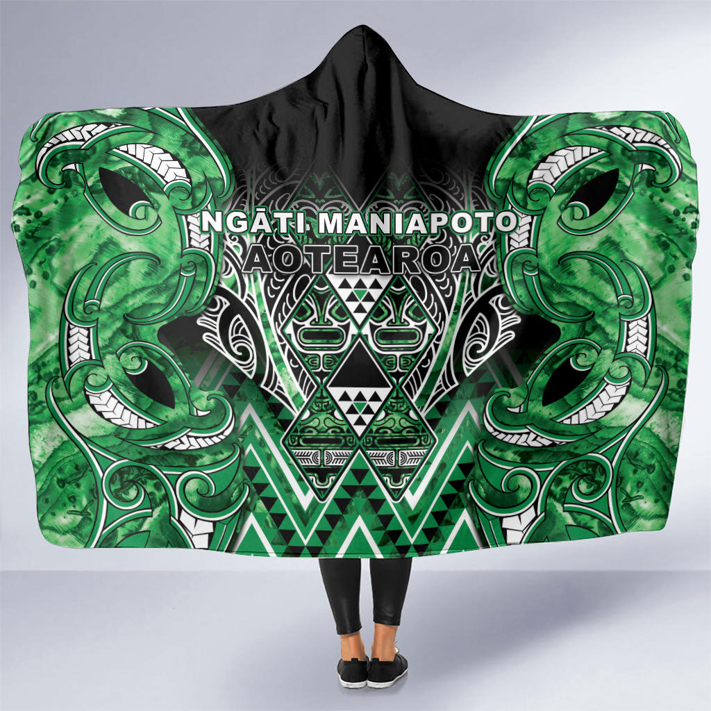 Aotearoa Ngati Maniapoto Hooded Blanket Maori Tribal Green Paua Shell Pattern
