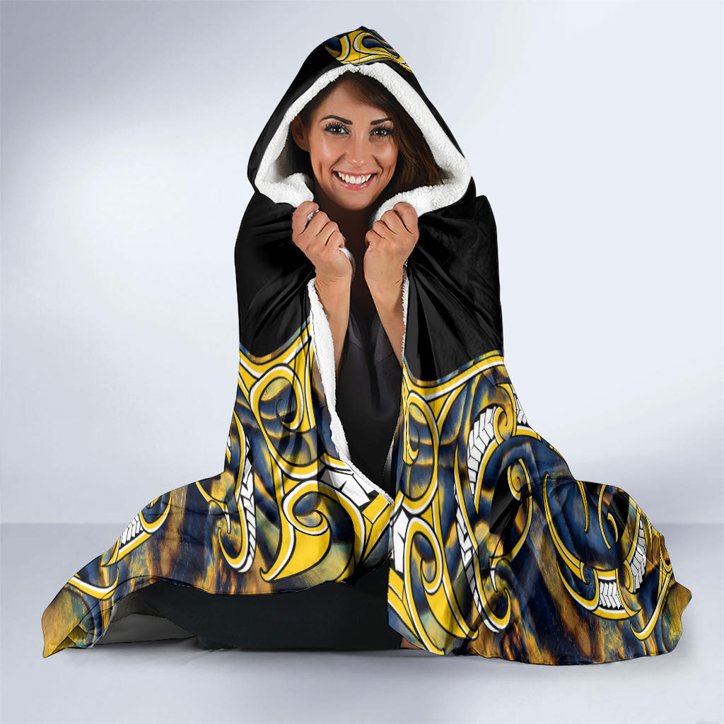 Aotearoa Ngati Raukawa Hooded Blanket Maori Tribal Yellow And Navy Paua Shell Pattern