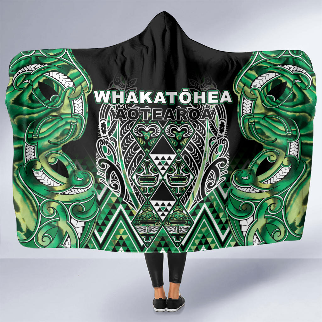 Aotearoa Whakatohea Hooded Blanket Maori Tribal Green Abalone Paua Shell Pattern DT05 One Size Green - Polynesian Pride