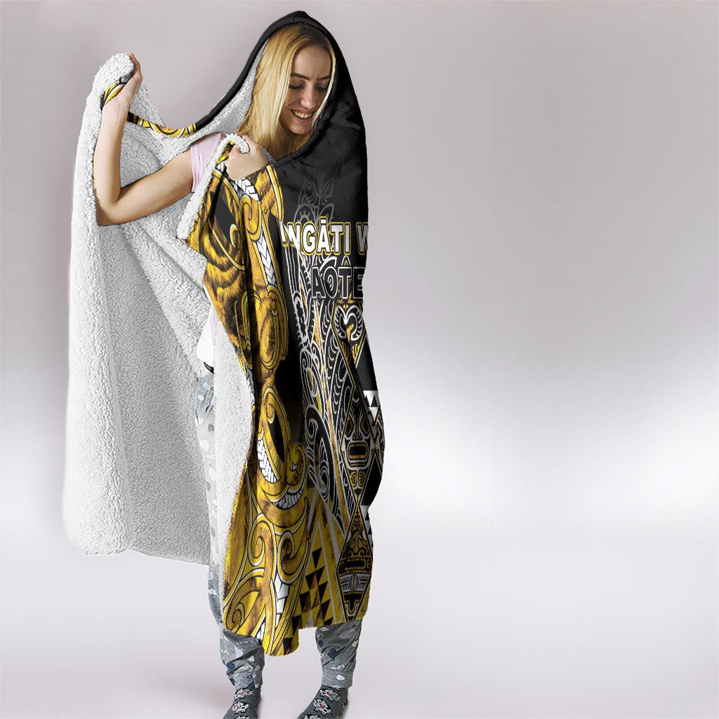 Aotearoa Ngati Whatua Hooded Blanket Maori Tribal Gold Paua Shell Pattern