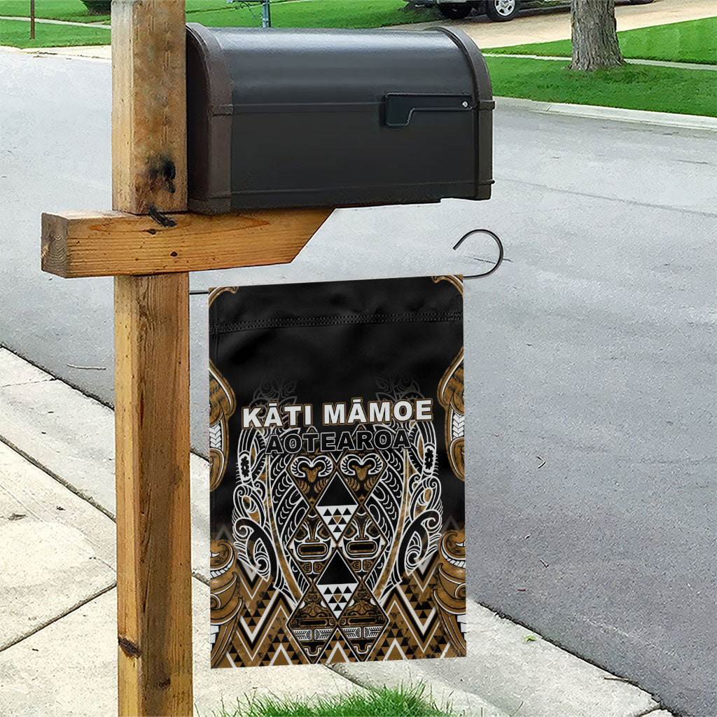 Aotearoa Kati Mamoe Garden Flag Maori Brown Tribal Paua Shell Pattern