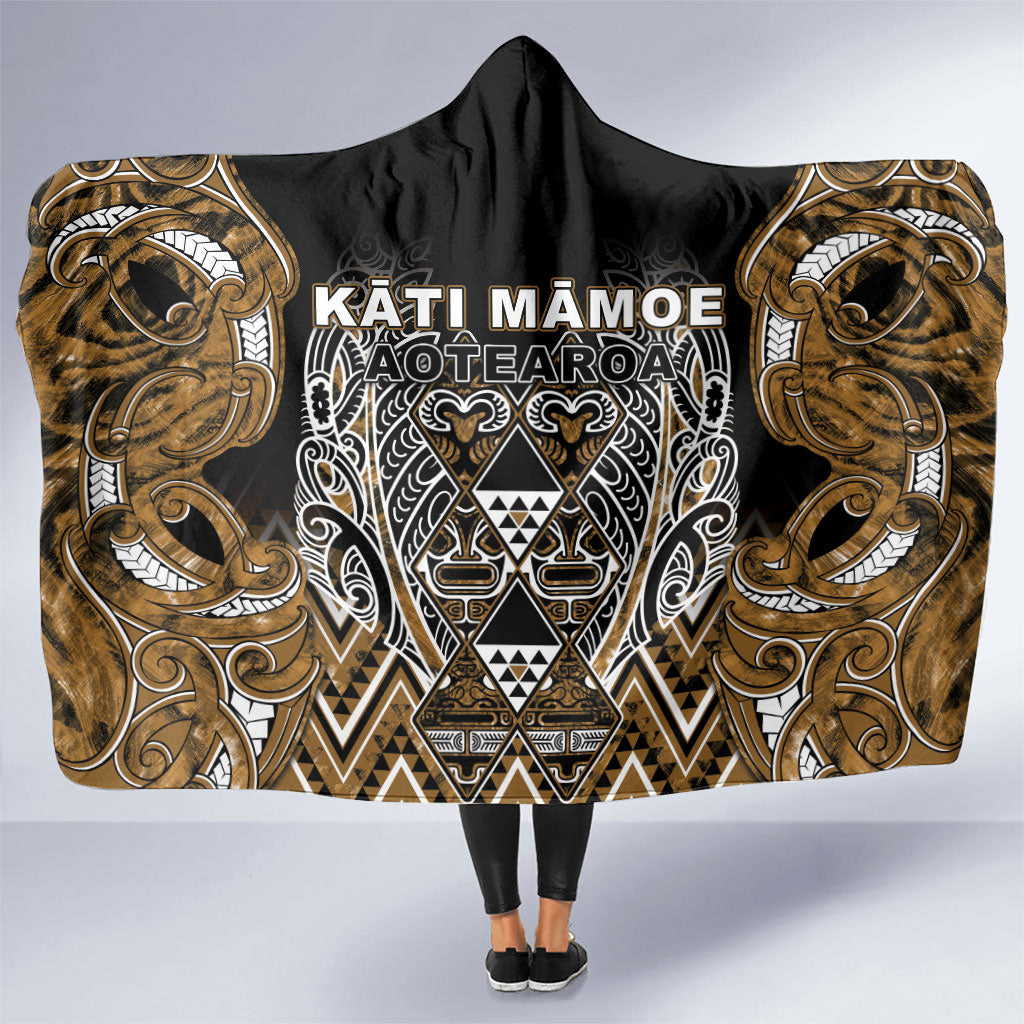 Aotearoa Kati Mamoe Hooded Blanket Maori Brown Tribal Paua Shell Pattern