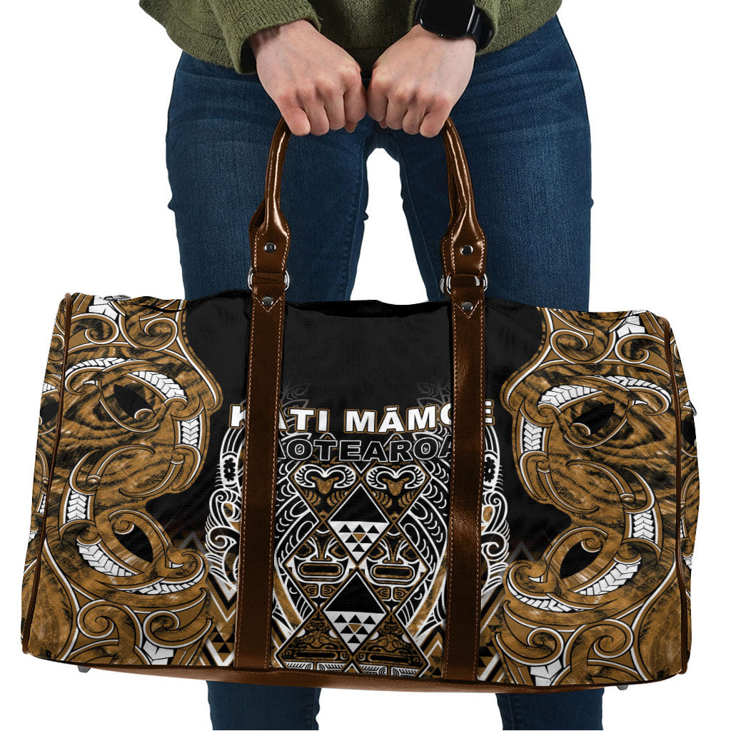 Aotearoa Kati Mamoe Travel Bag Maori Brown Tribal Paua Shell Pattern DT05 Brown - Polynesian Pride