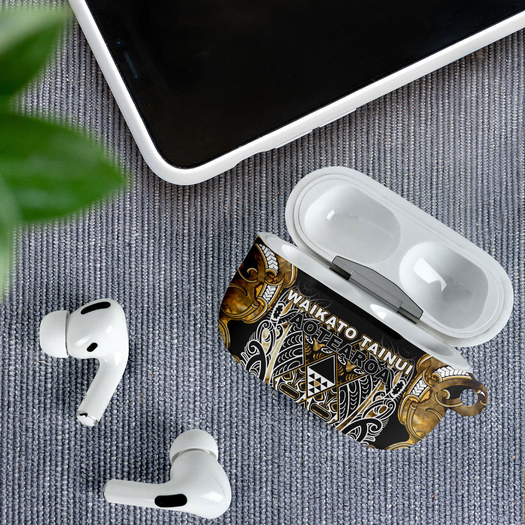 Aotearoa Waikato Tainui AirPods Case Maori Light Gold Tribal Paua Shell Pattern