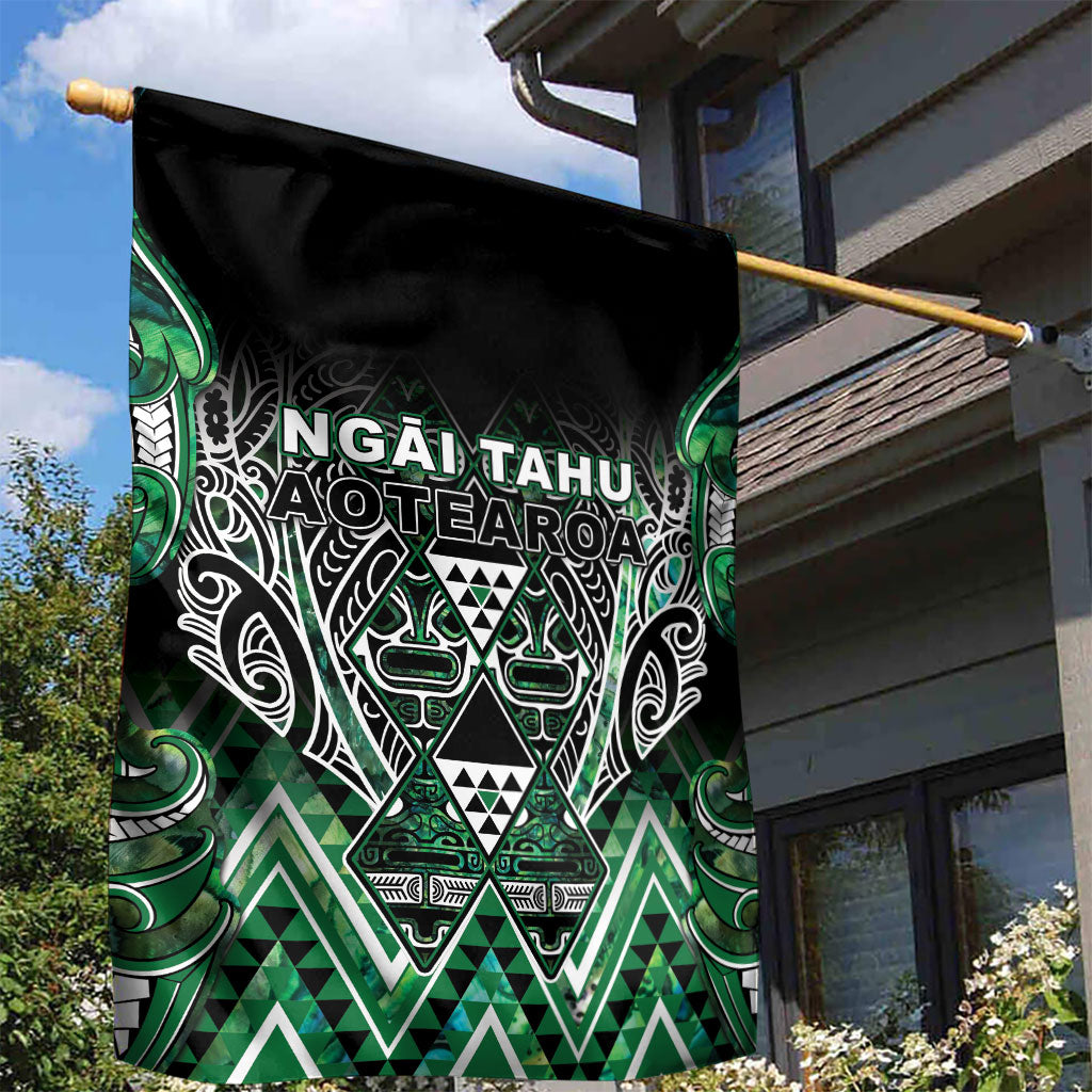 Aotearoa Ngai Tahu Garden Flag Maori Tribal Dark Green Paua Shell Pattern