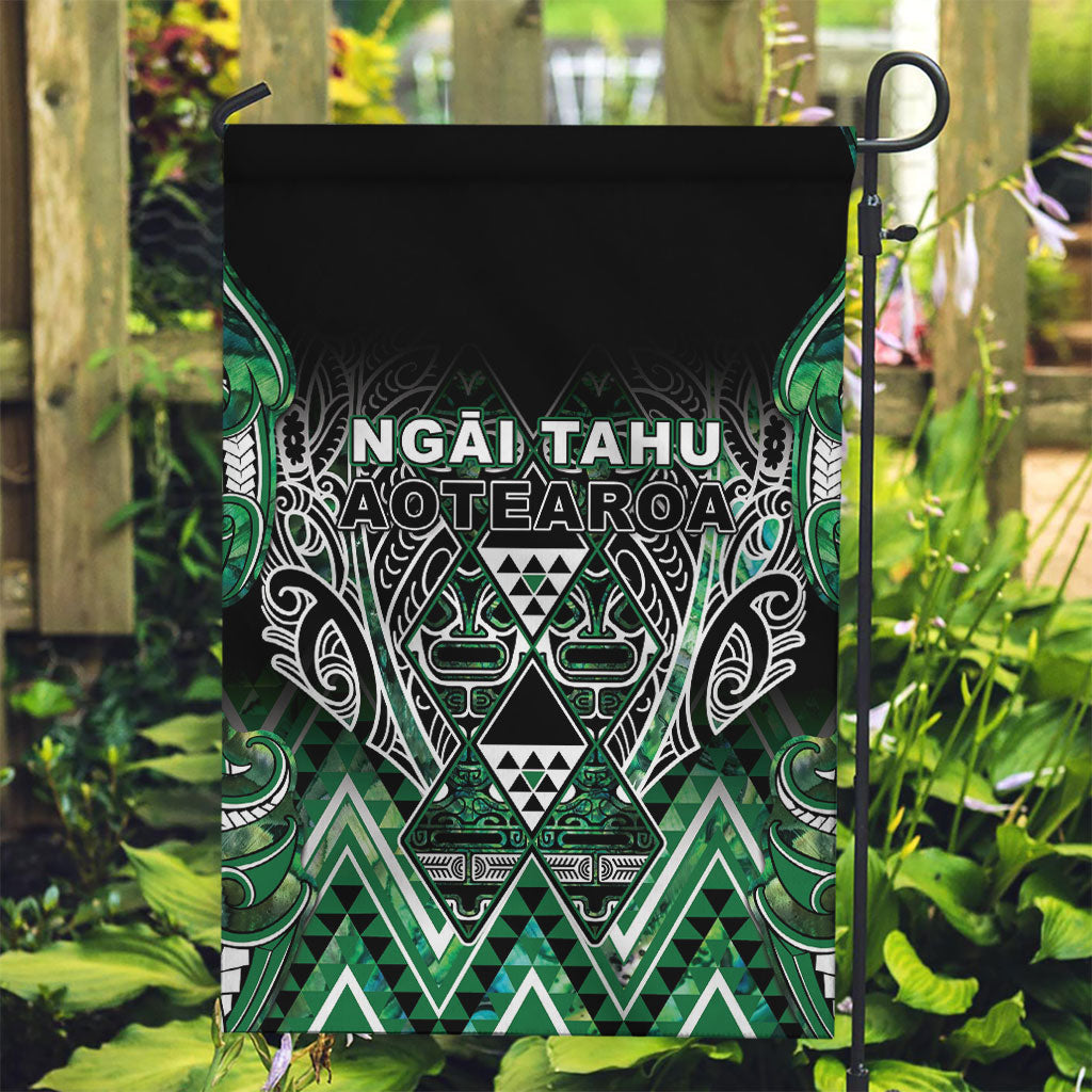Aotearoa Ngai Tahu Garden Flag Maori Tribal Dark Green Paua Shell Pattern