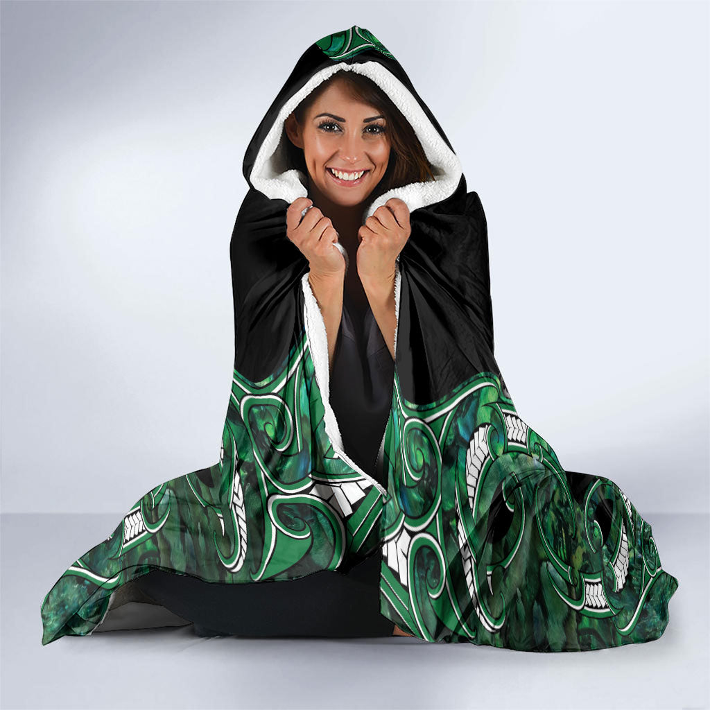 Aotearoa Ngai Tahu Hooded Blanket Maori Tribal Dark Green Paua Shell Pattern
